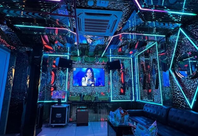 Không gian phòng hát tại Karaoke Golden Crown, karaoke Xã Đàn, Đống Đa, Hà Nội