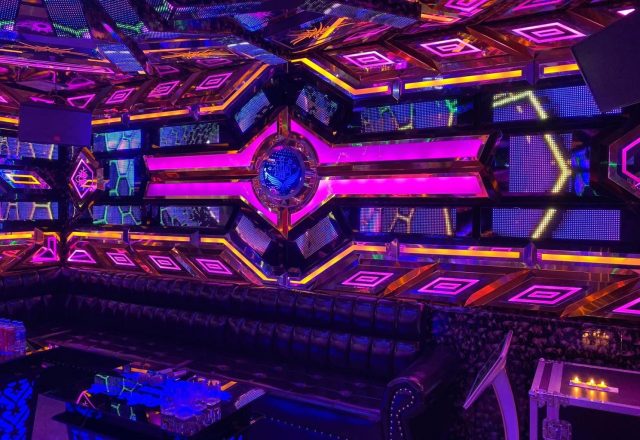 Không gian phòng hát trang trí sang trọng tại Karaoke Bingo 142 Triệu Việt Vương, Hai Bà Trưng Hà Nội