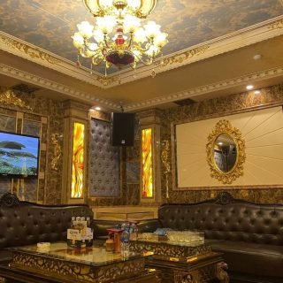 Phòng hát rộng rãi tại Karaoke Kenz Club, phố Trung Kính, Cầu Giấy, Hà Nội