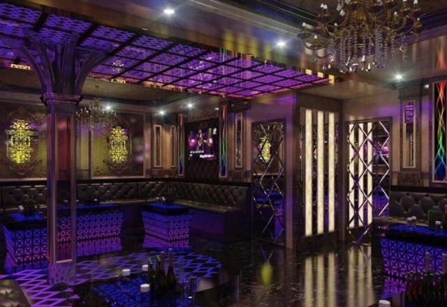 Phòng hát với sofa êm ái và ánh sáng LED tại Karaoke Lasvegas, Cầu Giấy Hà Nội