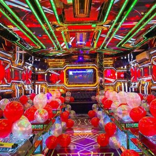 Nội thất phòng hát với hệ đèn LED tại Karaoke Kenz Club, Trung Kính, Cầu Giấy