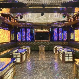 Nội thất phòng hát tại Karaoke Hoàng Gia, Nguyễn Khang, Yên Hòa