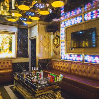 Phòng hát cách âm với dàn âm thanh tại Karaoke Hương Giang, Đống Đa