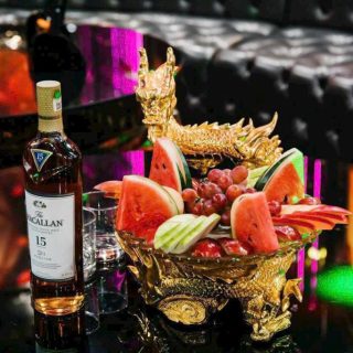 Phòng hát rộng rãi tại Karaoke Idol, Nguyễn Khang, Cầu Giấy, Hà Nội