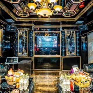 Khu vực ghế ngồi trong phòng hát tại Karaoke A99, Nam Từ Liêm Hà Nội