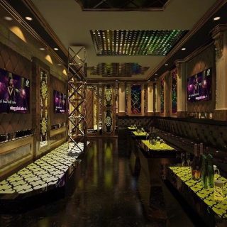 Màn hình hiển thị và ánh sáng LED trong phòng hát Karaoke Lasvegas, Cầu Giấy