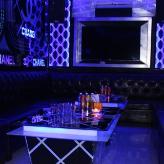 Phòng hát lớn tại Karaoke Mansion, phố Lê Ngọc Hân, Hà Nội