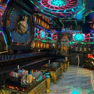 Phòng hát rộng cho nhóm đông tại Karaoke Apollo, Xuân Đỉnh, Hà Nội