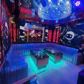 Không gian phòng karaoke phong cách hiện đại tại Karaoke Star World, Ngọc Khánh, Ba Đình