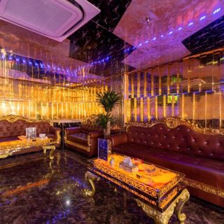 Nội thất phòng hát tại Karaoke Luxury, quận Đống Đa