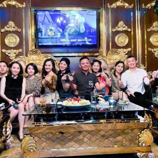 Không gian phòng hát tại Karaoke Wine 1976, Yên Hòa, Hà Nội