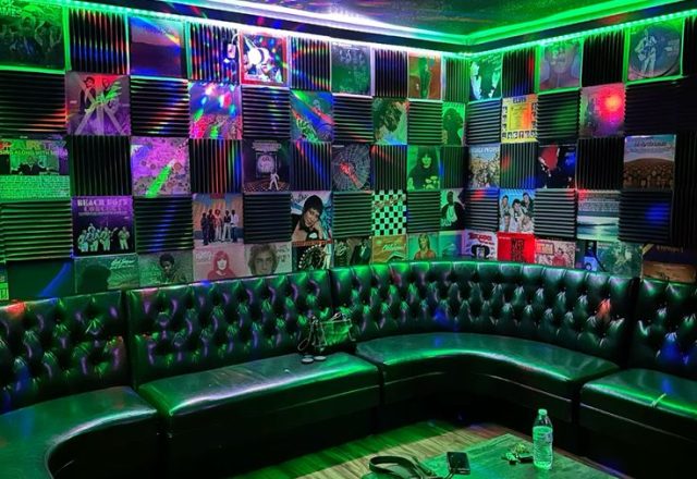 Phòng hát rộng rãi tại Karaoke Zone 9, phố Nguyễn Tuân, Thanh Xuân
