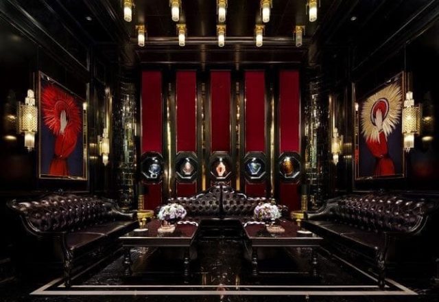 Phòng hát rộng có sân khấu riêng tại Karaoke Sentosa, Ba Đình, Hà Nội