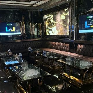Nội thất phòng hát sang trọng tại Karaoke Vpop 50 Trung Hòa