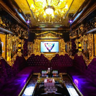 Không gian phòng hát rộng rãi tại Karaoke Vertu, phố Trần Khát Chân