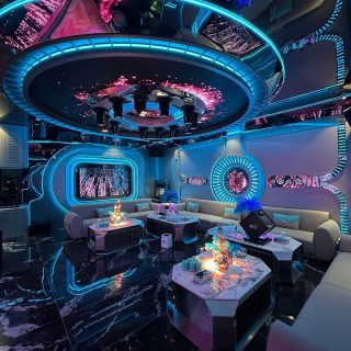 Không gian phòng karaoke với đèn LED tại V-Party, Nam Đồng, Đống Đa