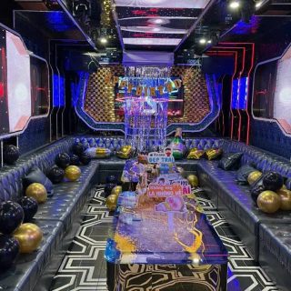 Phòng hát rộng rãi tại karaoke 502 Kim Giang, Hà Nội
