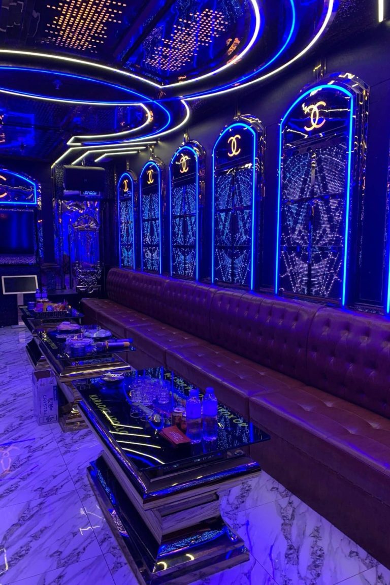 Phòng hát rộng cho nhóm đông tại Karaoke Apollo, Xuân Đỉnh, Hà Nội